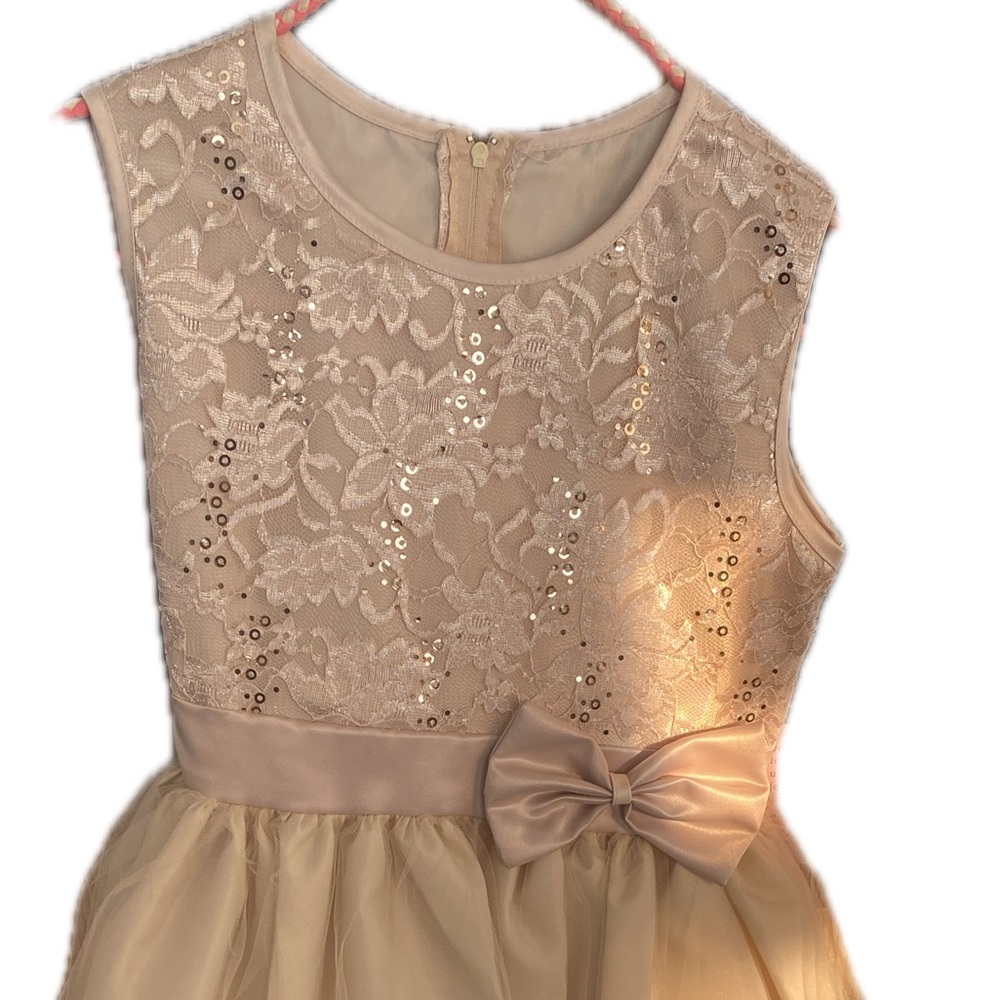 Elegant Cream Lace Kids Dress with Satin Bow sz 9-10 years old